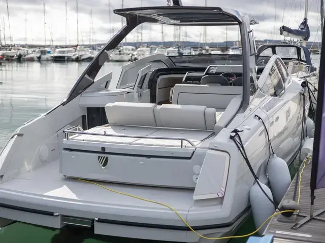 Fairline F Line 33