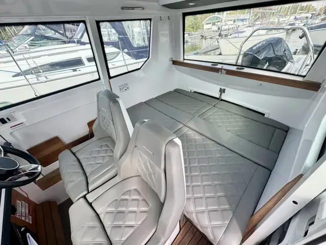 Axopar 28 Cabin