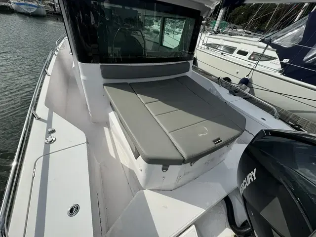 Axopar 28 Cabin