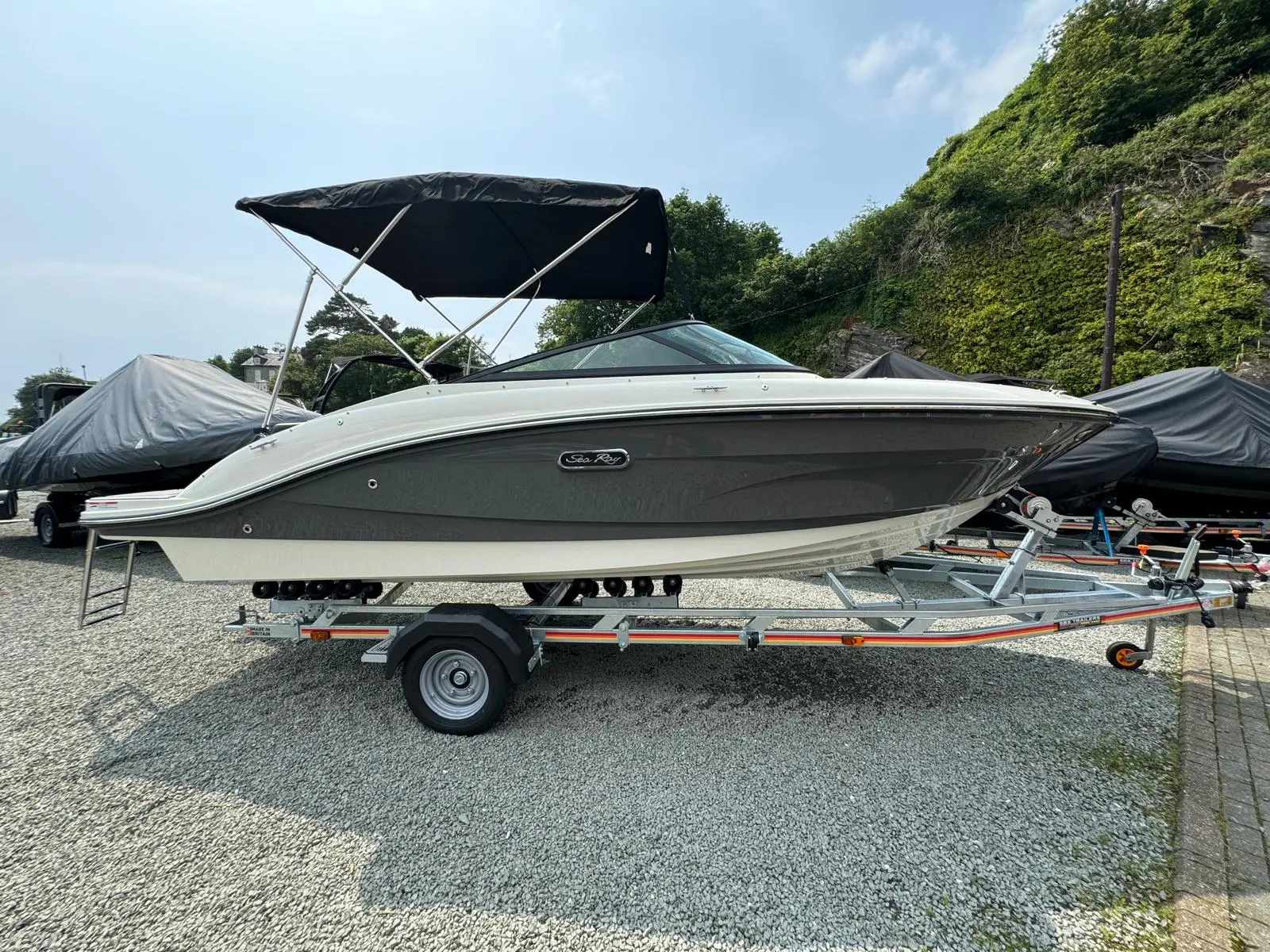 2024 Sea Ray 190 spx