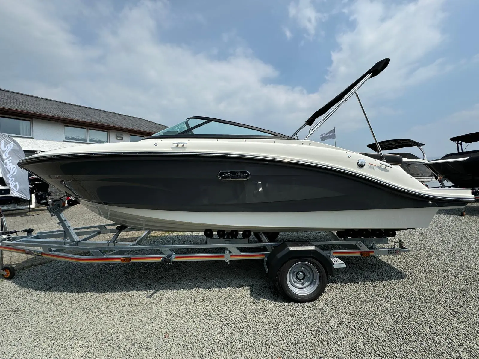 2024 Sea Ray 190 spx