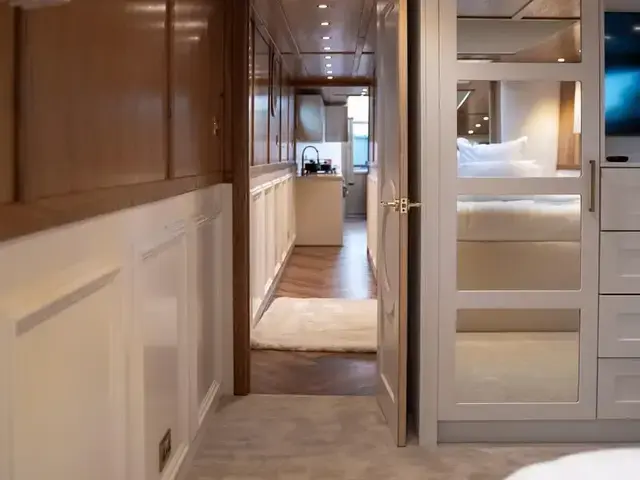 Aquarius 65' Widebeam Eurocruiser