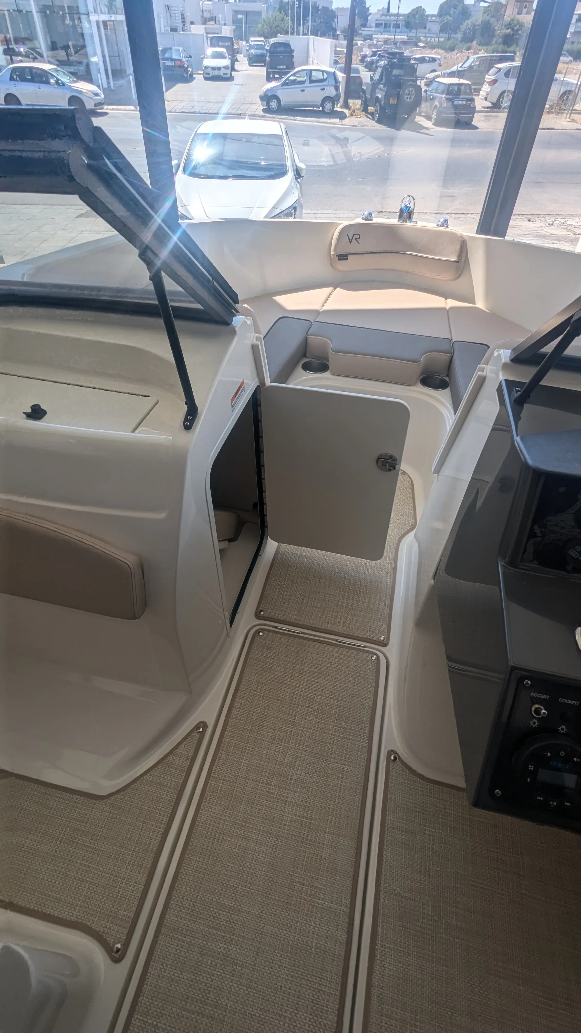 2023 Bayliner vr5