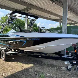 2014 Malibu Wakesetter 21 VLX