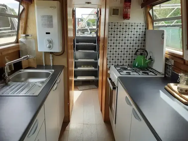 Colecraft 30ft Narrowboat called Jon Glen