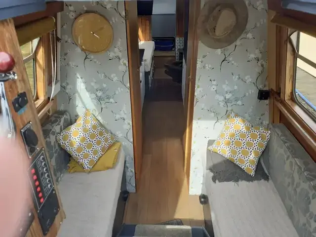 Colecraft 30ft Narrowboat called Jon Glen