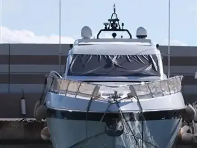 Mangusta 72