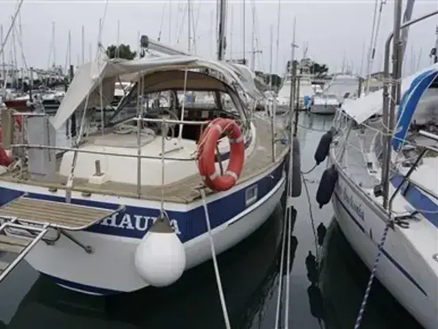 Hallberg-Rassy 352