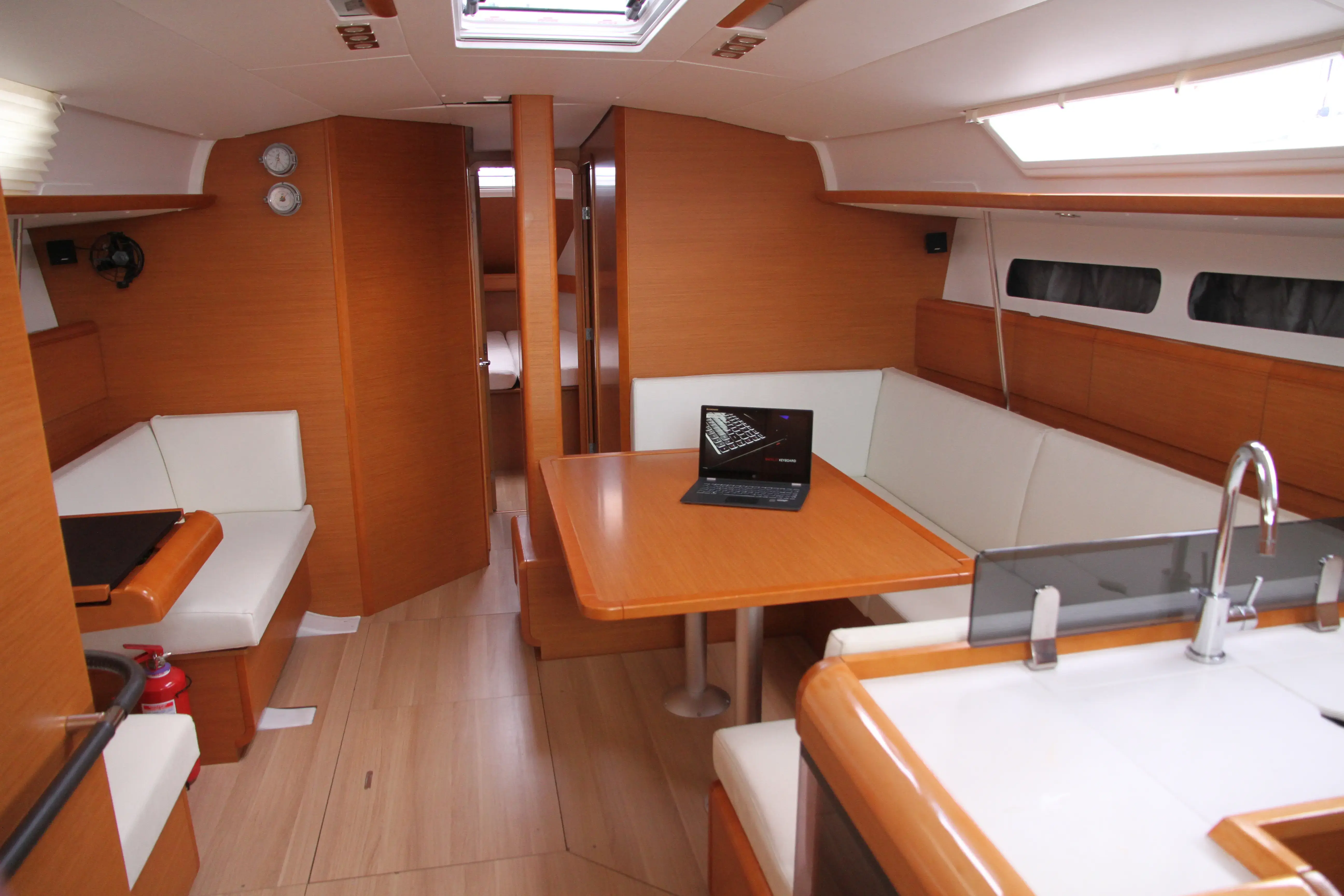 2015 Jeanneau sun odyssey 439