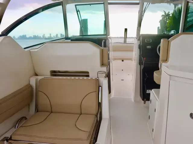 Pursuit 295 Dual Console