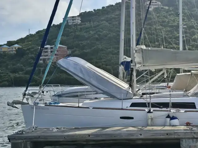 Beneteau Oceanis 37