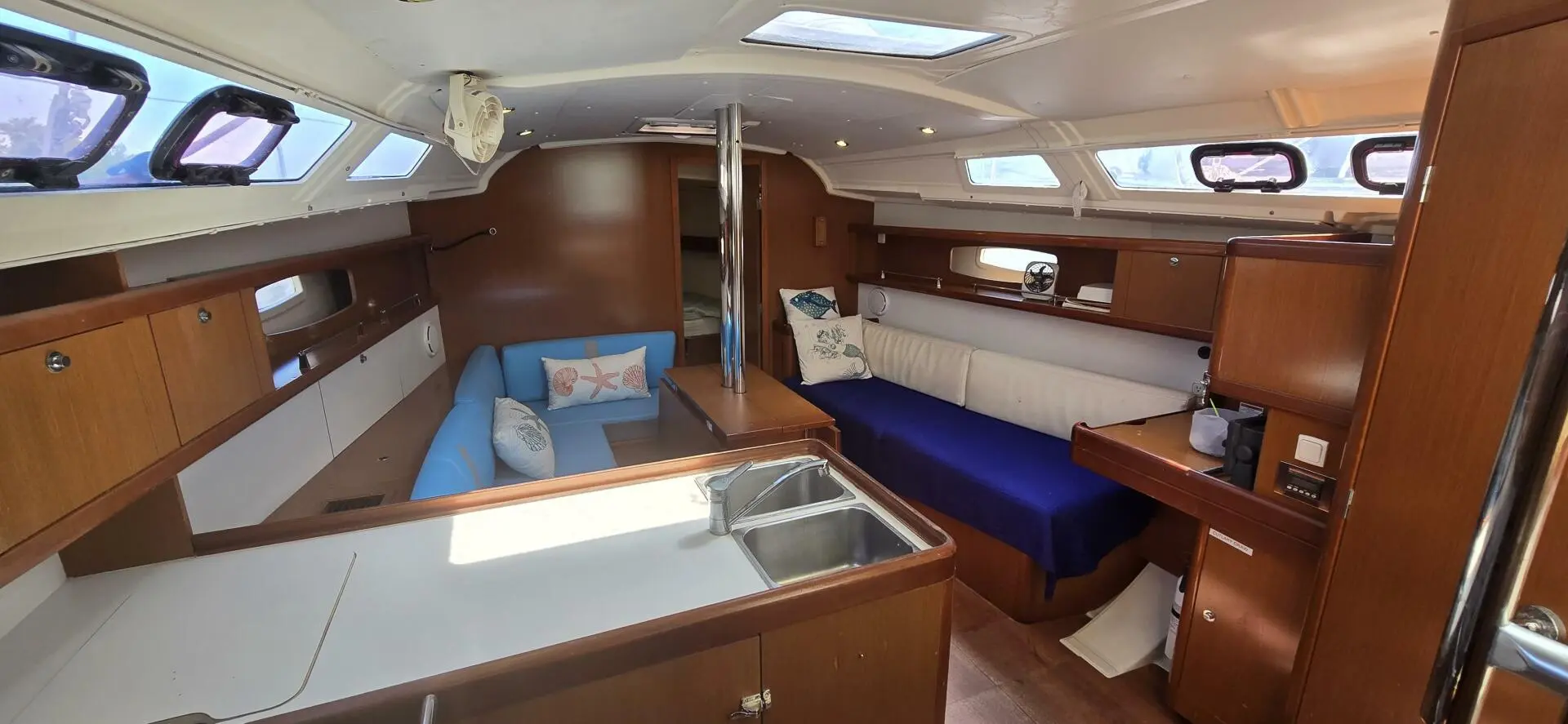 2012 Beneteau oceanis 37