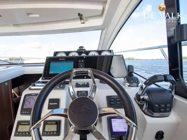 Sealine S34