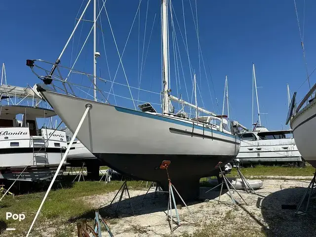 Pacific Seacraft Crealock 34