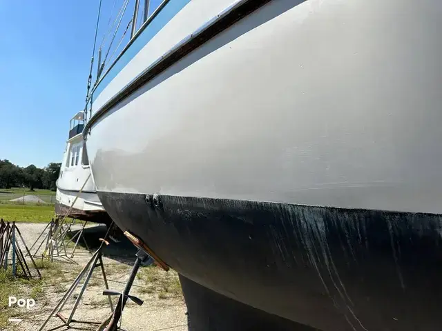 Pacific Seacraft Crealock 34