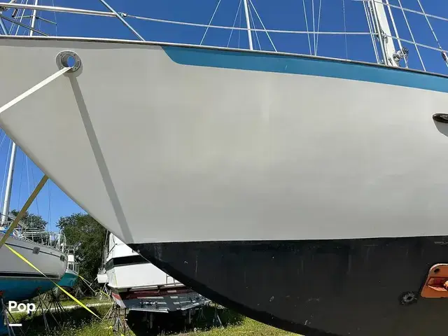 Pacific Seacraft Crealock 34