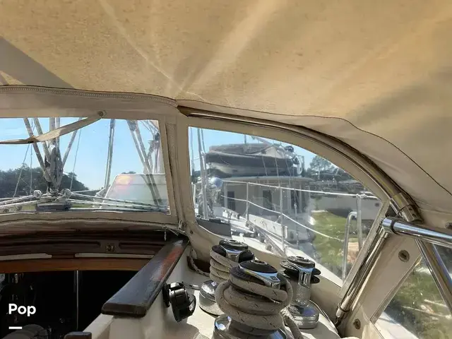 Pacific Seacraft Crealock 34