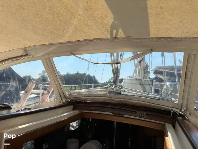 Pacific Seacraft Crealock 34