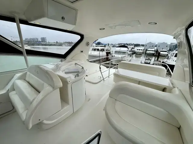 Sea Ray 540 Cockpit