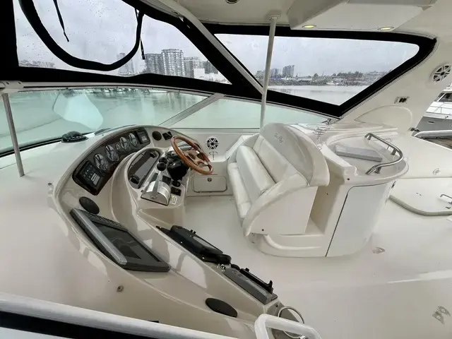 Sea Ray 540 Cockpit