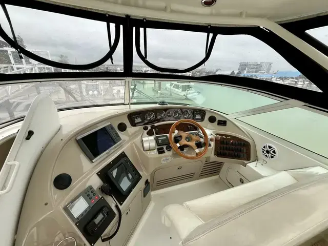 Sea Ray 540 Cockpit