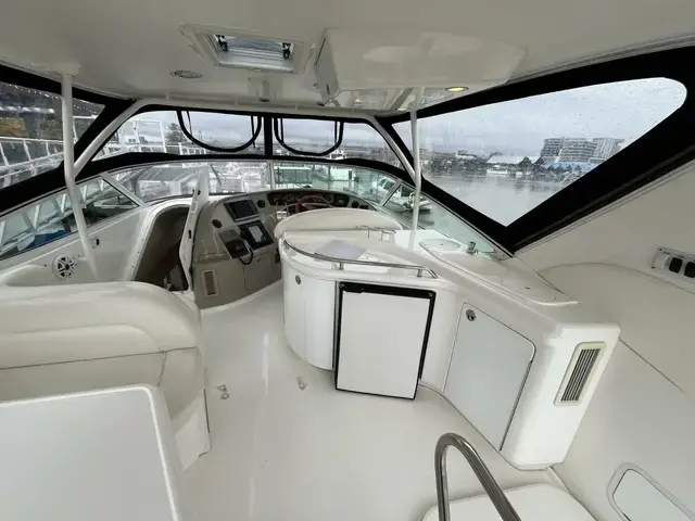 Sea Ray 540 Cockpit