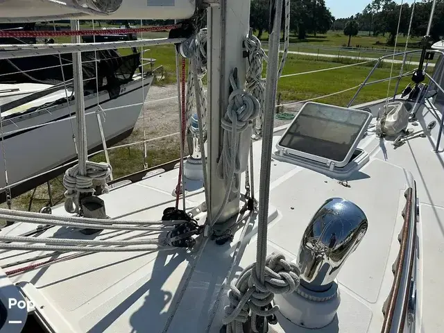 Pacific Seacraft Crealock 34