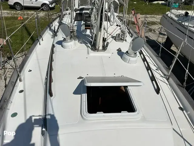 Pacific Seacraft Crealock 34