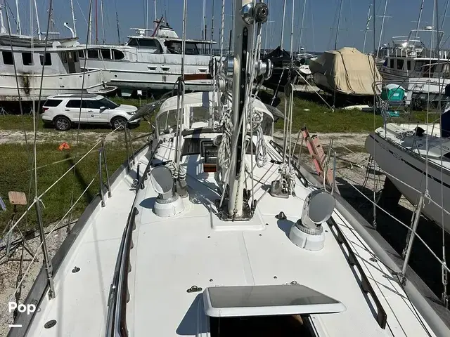 Pacific Seacraft Crealock 34