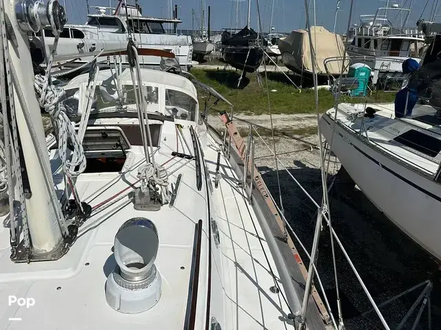 Pacific Seacraft Crealock 34