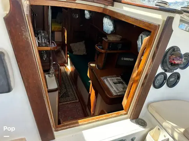 Pacific Seacraft Crealock 34