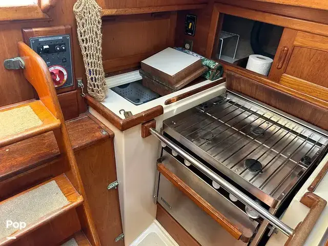 Pacific Seacraft Crealock 34