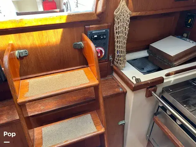 Pacific Seacraft Crealock 34