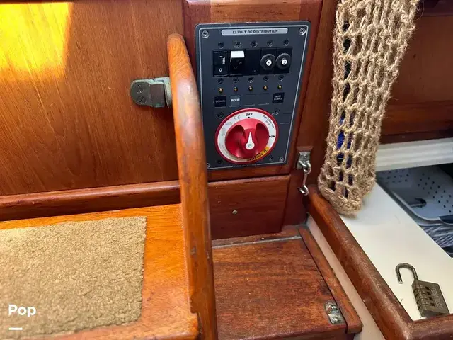 Pacific Seacraft Crealock 34