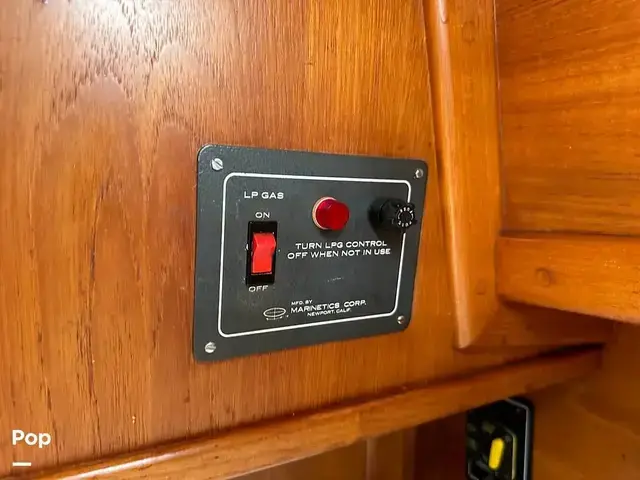 Pacific Seacraft Crealock 34