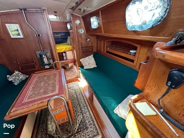 Pacific Seacraft Crealock 34