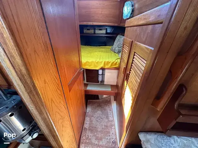 Pacific Seacraft Crealock 34