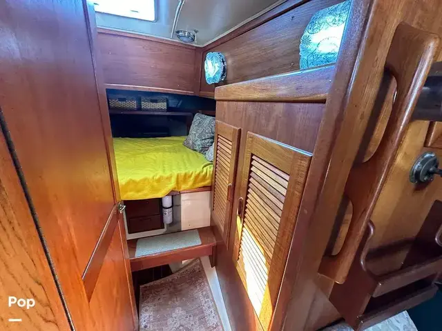 Pacific Seacraft Crealock 34