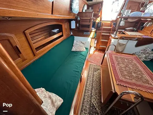 Pacific Seacraft Crealock 34