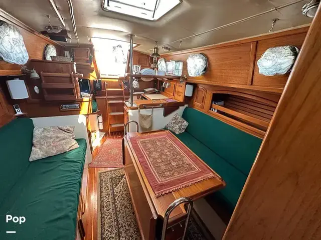 Pacific Seacraft Crealock 34