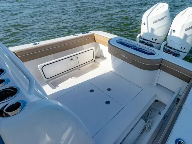 Valhalla Boatworks V33 Center Console