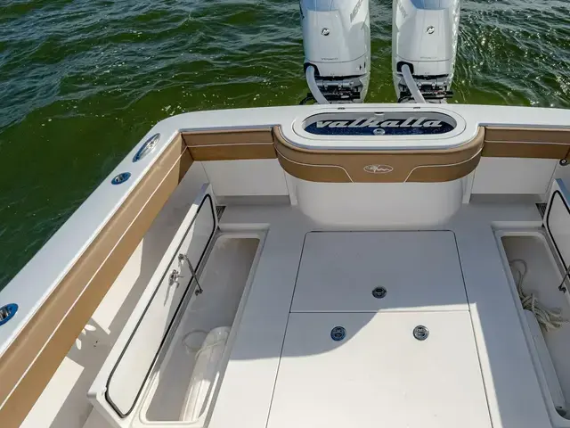 Valhalla Boatworks V33 Center Console