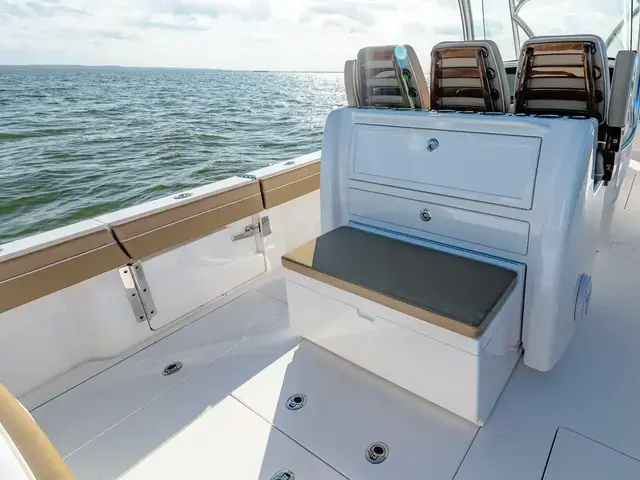 Valhalla Boatworks V33 Center Console