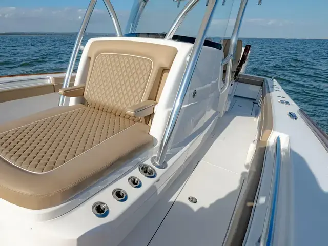 Valhalla Boatworks V33 Center Console