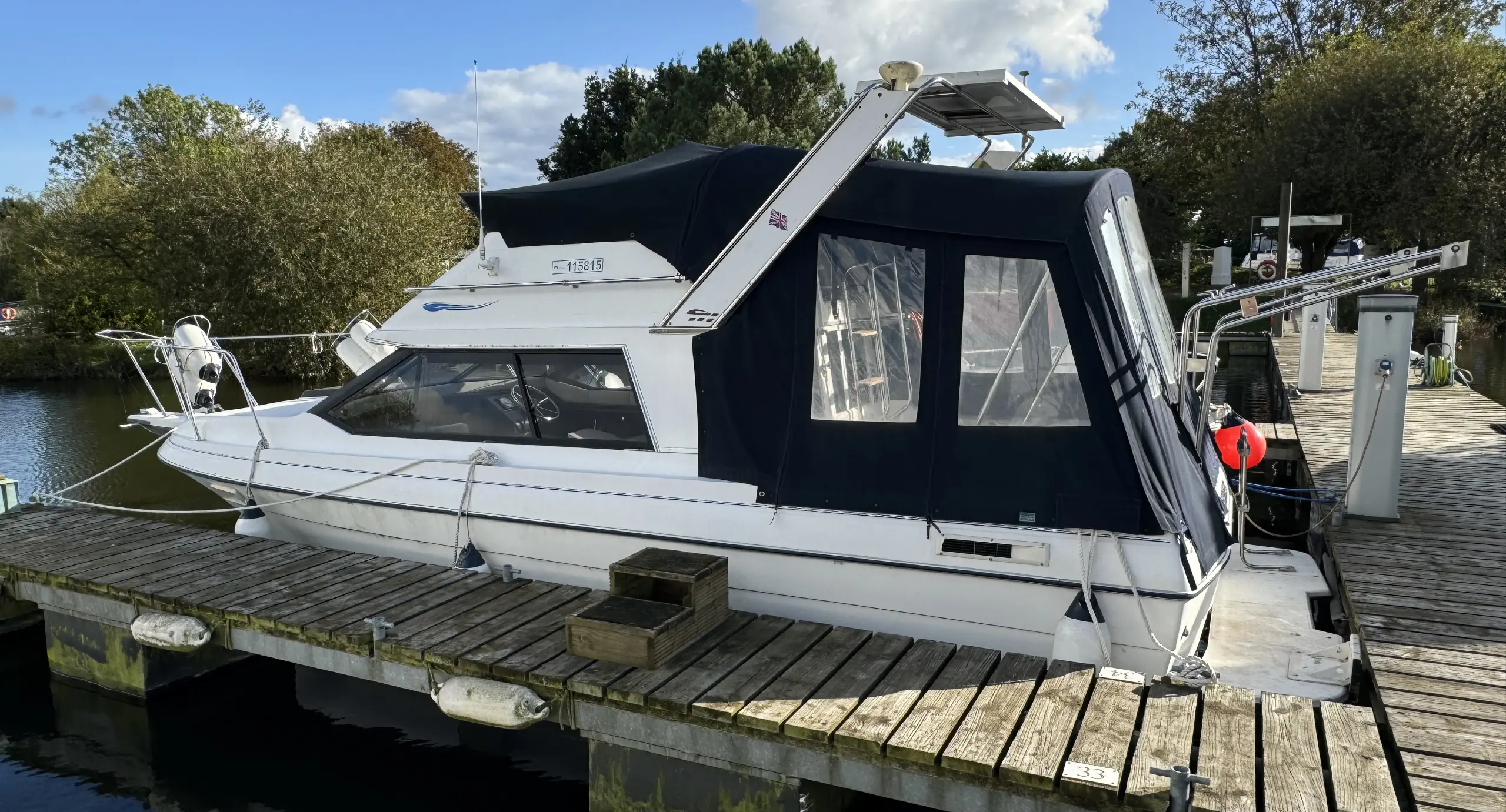 1992 Bayliner 2556 ciera command bridge