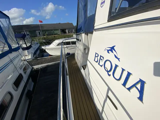 Broom Ocean 38