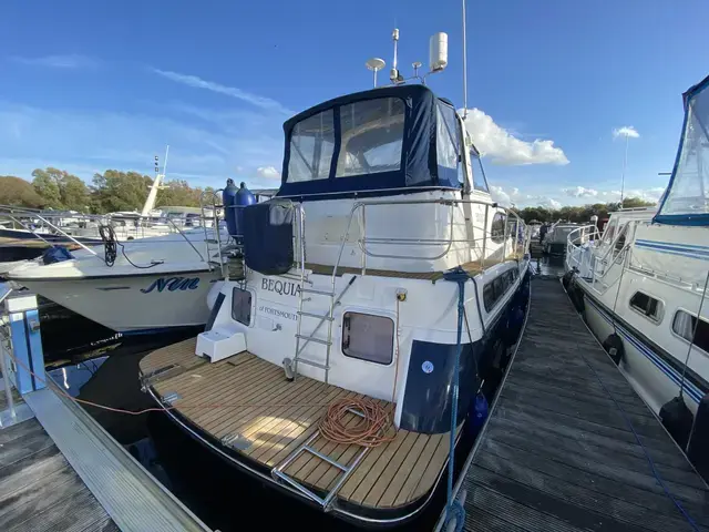 Broom Ocean 38