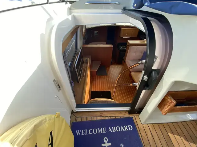 Broom Ocean 38