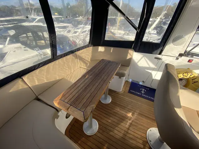 Broom Ocean 38