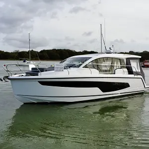 2023 Sealine C 335v